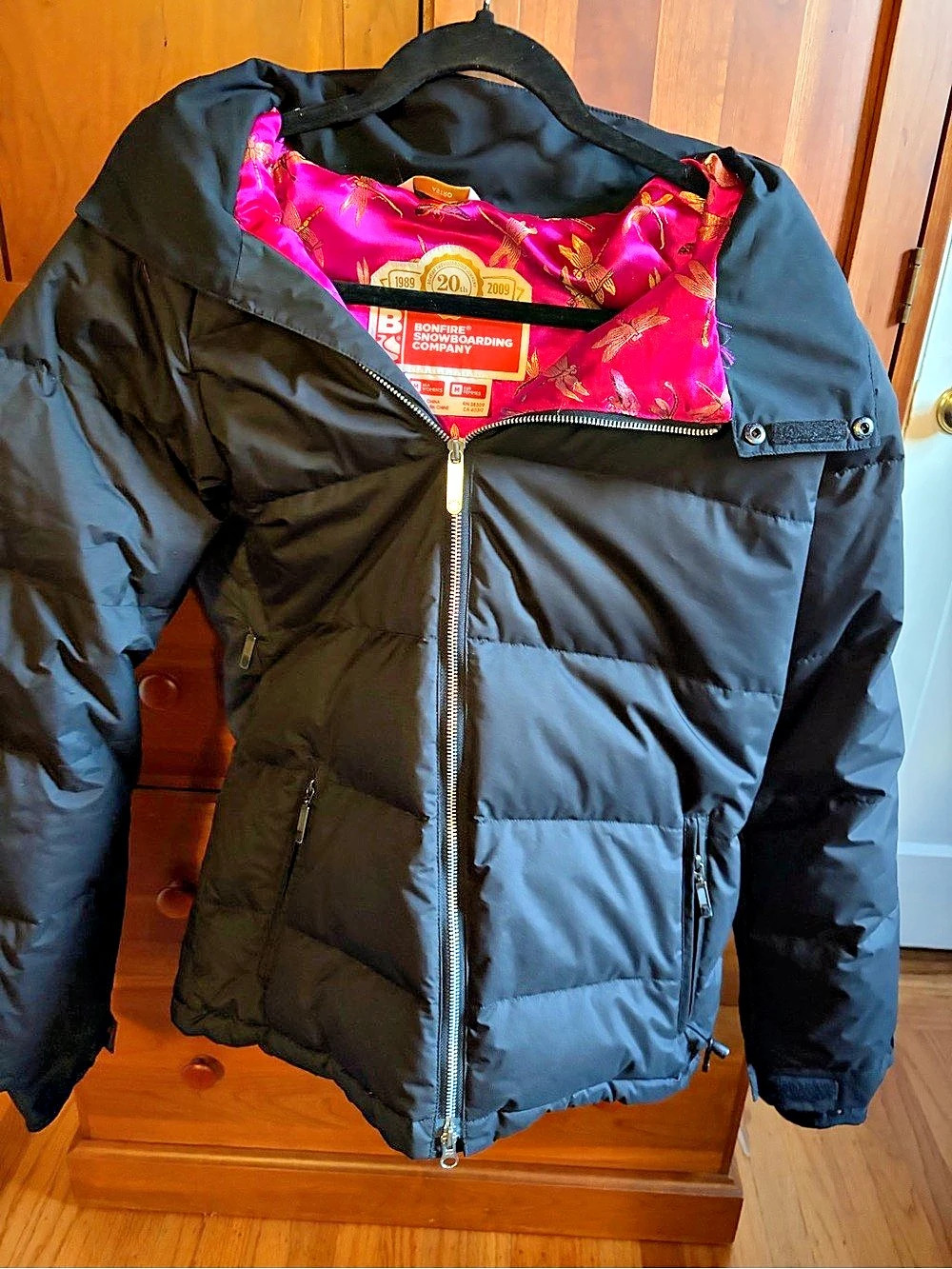 Bonfire 20th Anniversary Women’s Black Snowboard Jacket Pink Dragonfly M